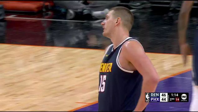 【2023年10月11日 掘金vs太阳集锦】不仅当球员还充当场上裁判！ 约老师提醒裁判努尔基奇防守三秒