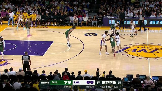 【2023年10月16日 雄鹿vs湖人集锦】彻底点燃主场氛围！海耶斯顺步突破单手劈扣展示绝对天赋