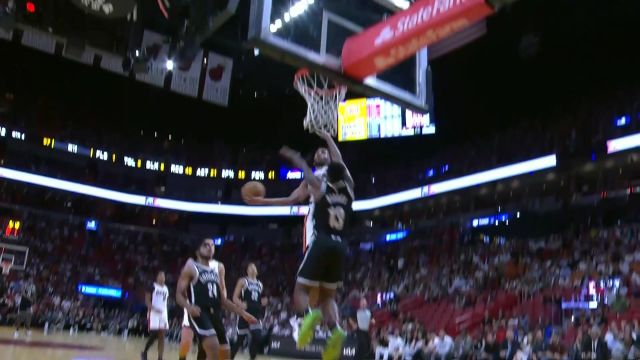 【2023年10月19日 篮网vs热火集锦】玩的是技术流！尚帕涅脚踩弹簧表演滞空小拉杆