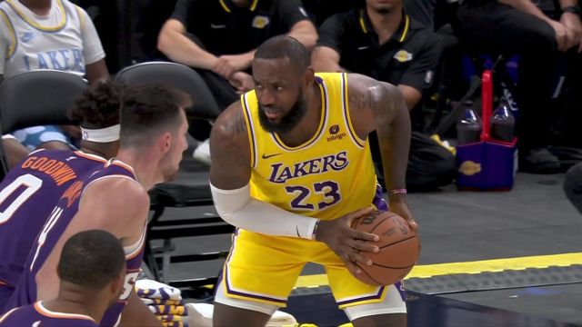 【2023年10月20日 太阳vs湖人集锦】下手有点重啊！古德温一掌呼在詹姆斯脸上 痛苦倒地