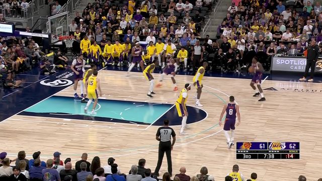 【2023年10月20日 太阳vs湖人集锦】火锅店今日开张 浓眉再次大帽努尔基奇 后者抢下篮板球造成2+1