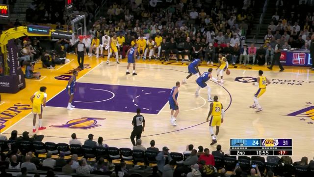 【2023年10月31日 魔术vs湖人集锦】詹姆斯拿下本场比赛首分 皓篮球：老夫聊发少年狂！