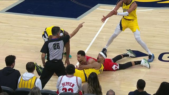 【2023年10月31日 公牛vs步行者集锦】心态有点崩！拉文与内姆布哈德争球爆发冲突场面混乱