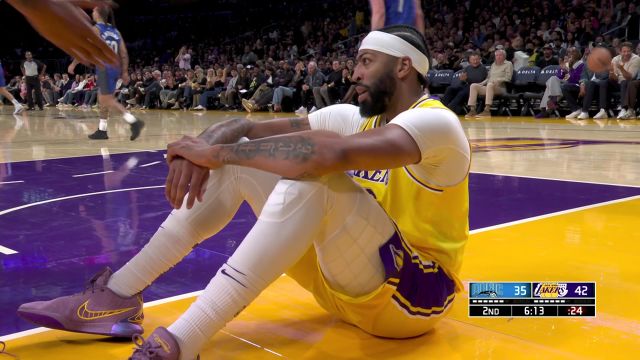 【2023年10月31日 魔术vs湖人集锦】手感就是这么细腻！浓眉空中失衡依旧高挑打进