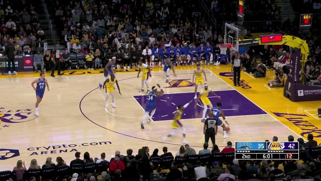 【2023年10月31日 魔术vs湖人集锦】一举反超比分！哈里斯次节三分四投全中外加送出漂亮空接