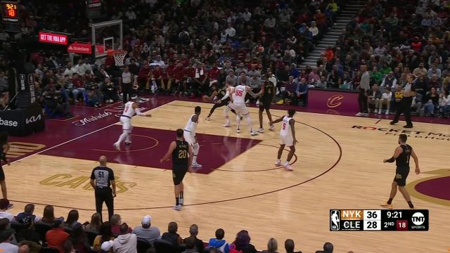 【2023年11月01日 尼克斯vs骑士集锦】极致个人能力的展现 克雷格-波特连续变向晃晕防守