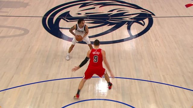 【2023年11月02日 公牛vs独行侠集锦】力拔千钧！东契奇阅读防守迅速出球 莱夫利双手重扣轻松终结