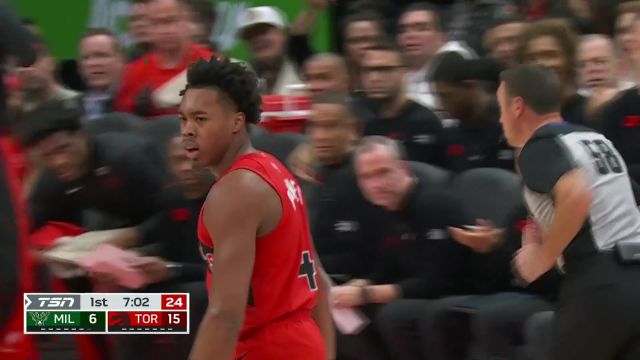 【2023年11月02日 雄鹿vs猛龙集锦】抓住机会推反击 巴恩斯眼疾手快抢断助攻阿奴诺比滑翔飞扣