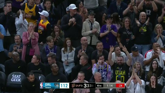 【2023年11月03日 魔术vs爵士集锦】关键时刻挺身而出！马尔卡宁关键三分接球就投精准命中再次迫近比分