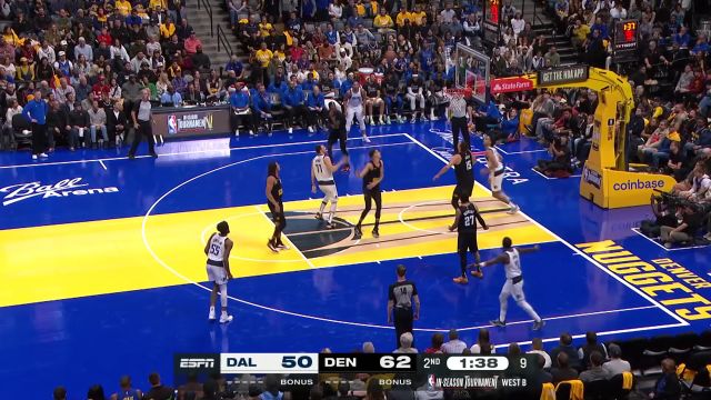 【2023年11月04日 独行侠vs掘金集锦】精妙空中作业！约基奇底线四分卫发球长传波普顺势助攻戈登轻松空接暴扣