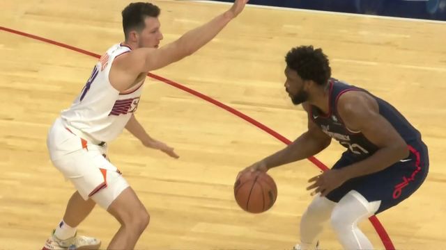 【2023年11月05日 太阳vs76人集锦】强行出手也是没有办法的办法 恩比德后撤步三分拆解防守