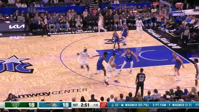 【2023年11月12日 雄鹿vs魔术集锦】想要虎口夺食？艾萨克机敏抢断字母哥企图上篮遭遇字母血帽堵截