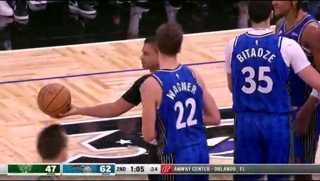 【2023年11月12日】雄鹿vs魔术第2节英文原声录像回放