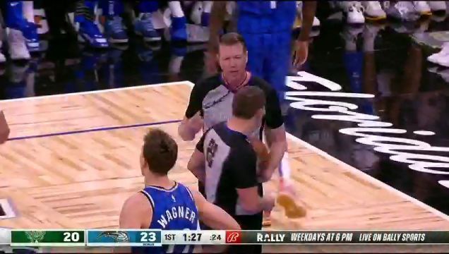 【2023年11月12日】雄鹿vs魔术第1节英文原声录像回放