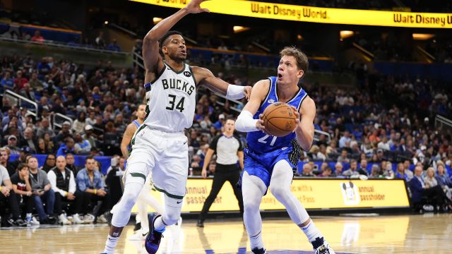 【2023年11月12日 雄鹿vs魔术集锦】雄鹿97-112魔术 字母哥35+10+7魔术三人20+轻取雄鹿