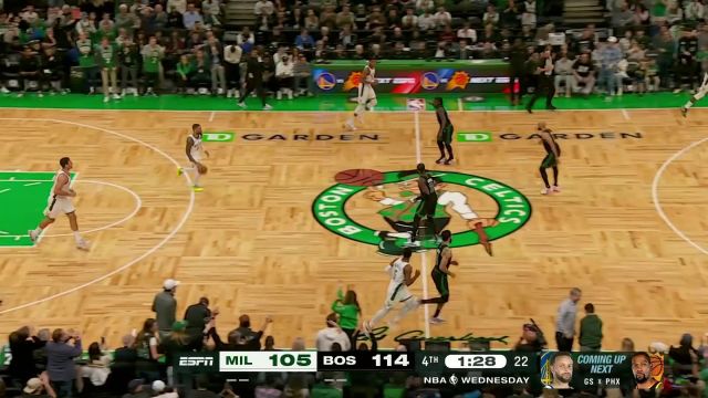 【2023年11月23日 雄鹿vs凯尔特人集锦】关键时刻提神醒脑！米德尔顿利拉德连续两记三分球强行拉回悬念