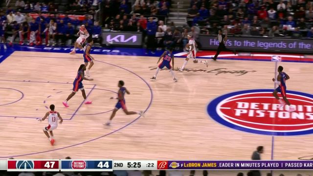 【2023年11月28日 奇才vs活塞集锦】反跑进入禁区 库兹马内线接球双手暴扣