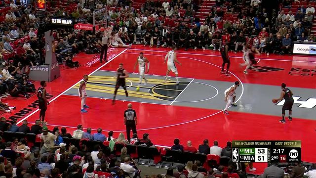 【2023年11月29日 雄鹿vs热火集锦】抓住机会一展宏图 罗宾逊半路截胡助攻阿德巴约滑翔飞扣