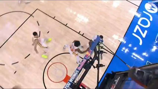 【2023年12月03日】老鹰vs雄鹿第1节中文解说录像回放