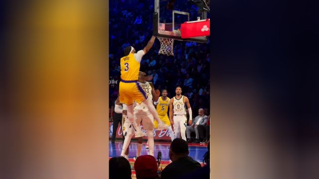 【2023年12月10日 步行者vs湖人集锦】篮下摧枯拉朽 现场感受浓眉篮下暴扣炸筐