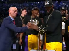 首冠+首个MVP：詹皇统治季中赛对抗岁月 金牌詹黑仍出言嘲讽