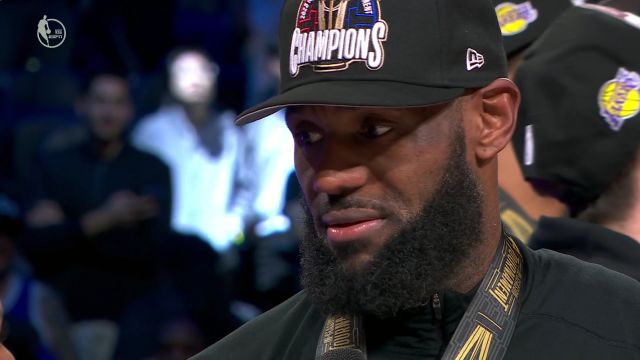 【2023年12月10日 步行者vs湖人集锦】队友为其带上皇冠！詹姆斯荣膺首届NBA季中锦标赛MVP