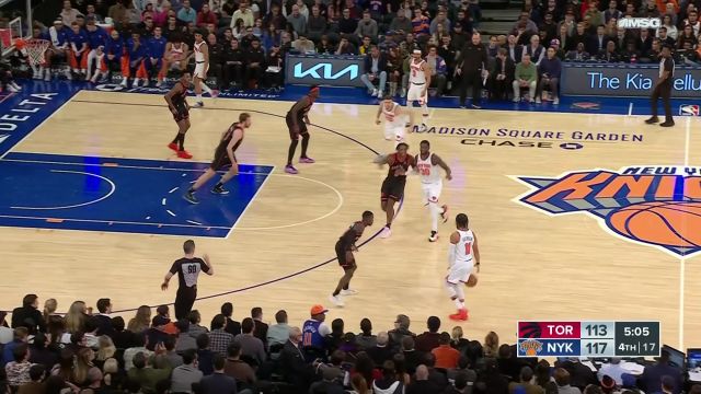 【2023年12月12日 猛龙vs尼克斯集锦】在敌方禁区打个通关 哈滕接球双手暴扣2+1得手