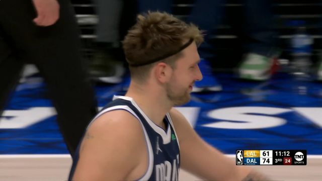 【2023年12月13日 湖人vs独行侠集锦】詹姆斯对东契奇犯规！ BIG胖：老詹都不吱声了，都无奈了，老詹连手都没伸