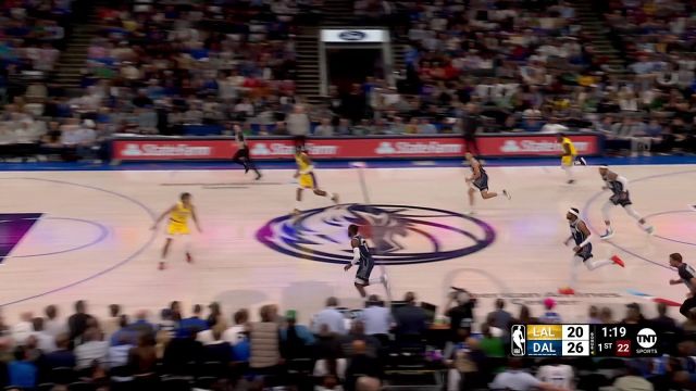 【2023年12月13日 湖人vs独行侠集锦】空中作业！小哈达威快下上篮弹飞 霍姆斯跟进起飞空中补进