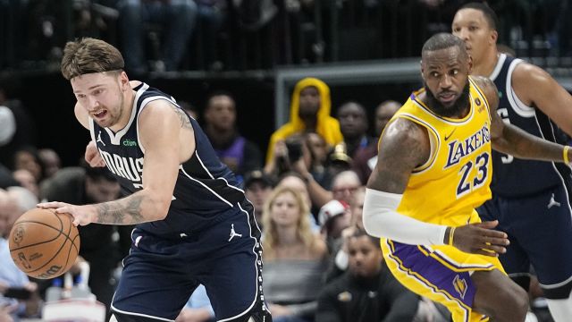 【2023年12月13日 湖人vs独行侠集锦】湖人vs独行侠精彩集锦 东契奇轰33+17詹眉空砍70分