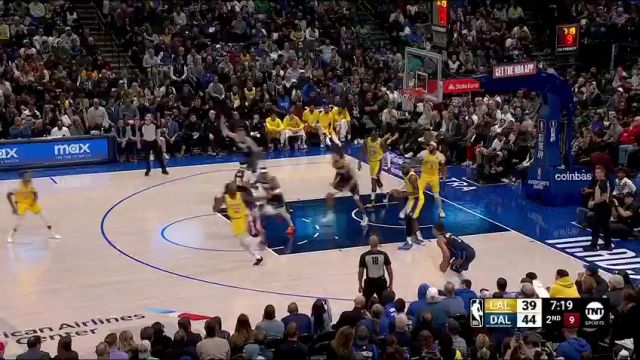 【2023年12月13日】湖人vs独行侠第2节中文解说录像回放