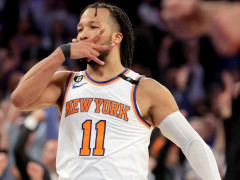 布伦森50+三分9中9：狂刷纪录历史第一 赛后兰德尔为他拿走比赛用球