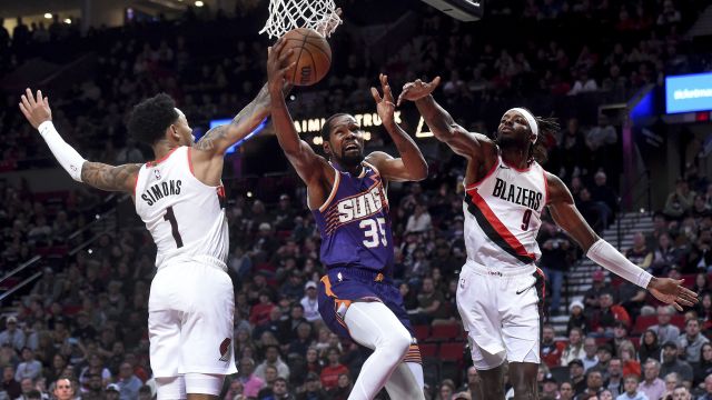 【2023年12月20日 太阳vs开拓者集锦】太阳vs开拓者五佳球 西蒙斯决胜时刻一锤定音杜兰特梦回巅峰隔人暴扣