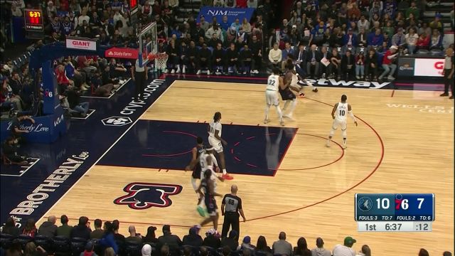 【2023年12月21日 森林狼vs76人集锦】这不就对上了！恩比德单打唐斯急停跳投轻巧自如