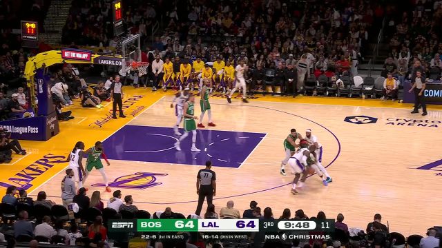 【2023年12月26日 凯尔特人vs湖人集锦】圣诞大战变成扣篮大赛了？ 范德彪和波神互相轰炸对方篮筐