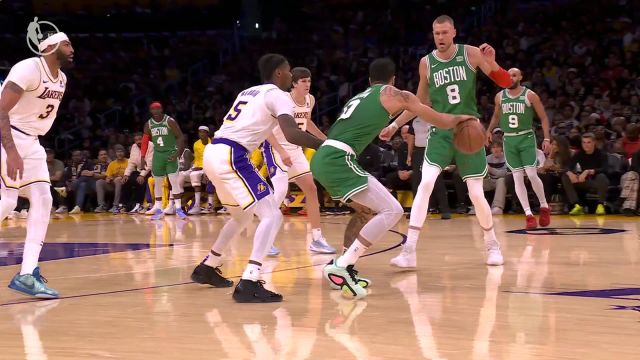 【2023年12月26日 凯尔特人vs湖人集锦】防守完全造不成干扰 塔图姆迎着雷迪什三分出手命中