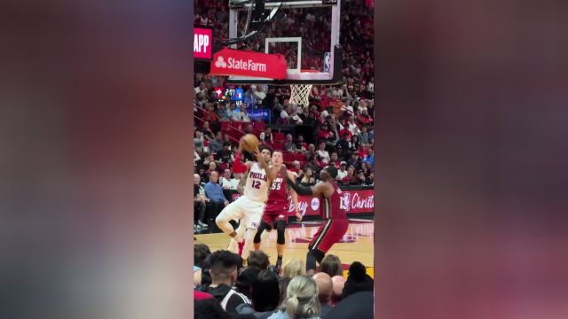 【2023年12月26日 76人vs热火集锦】攻防两端火力全开 阿德巴约无情大帽随后奉上双臂灌筐