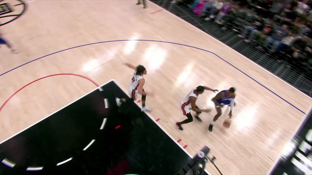 【2024年01月02日 热火vs快船集锦】横移突破甩开防守 保罗乔治冲击禁区上篮得手