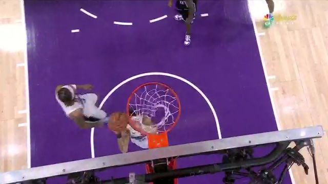 【2024年01月04日 魔术vs国王集锦】蒙克吸引火力隐蔽传球 萨博尼斯强势切入拿下2+1