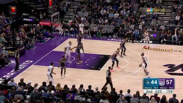 【2024年01月04日 魔术vs国王集锦】班凯罗失误送机会 国王完美配合助米切尔水到渠成篮下打进