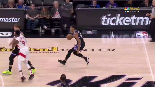 【2024年01月06日 猛龙vs国王集锦】连续三分扩大分差 巴恩斯穆雷接连出手打懵猛龙