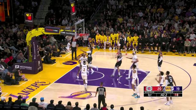 【2024年01月08日 快船vs湖人集锦】如入无人之境！ 鲍威尔晃开防守施展炸裂暴扣
