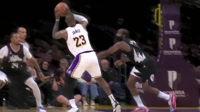 【2024年01月08日 快船vs湖人集锦】延续自己的状态！ 詹姆斯转身后仰直接命中