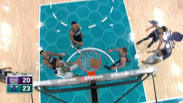 【2024年01月11日 国王vs黄蜂集锦】加速突破电光火石 布里奇斯穿越两人防守送出暴扣