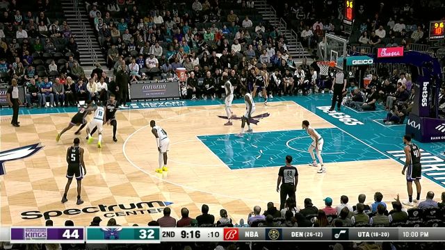 【2024年01月11日 国王vs黄蜂集锦】蝴蝶穿花打穿防线 蒙克辗转腾挪突破挑篮打进