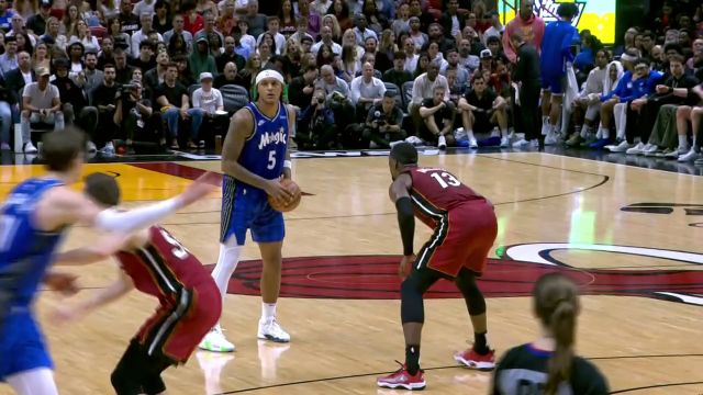 【2024年01月13日 魔术vs热火集锦】配合无间！班凯罗持球东西防守 机敏出球助攻大瓦轻松上篮