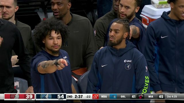 【2024年01月13日 开拓者vs森林狼集锦】替补席戏太足！戈贝尔抢爆篮板飞身补扣轻而易举