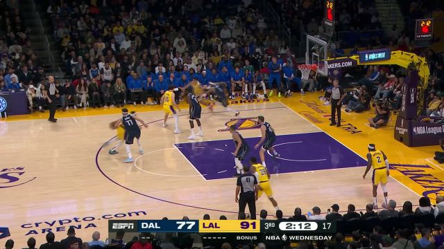 【2024年01月18日 独行侠vs湖人集锦】众所周知他是一名后卫 浓眉超强滞空抛投打成2+1