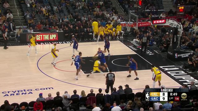 【2024年01月24日 湖人vs快船集锦】眼里只有篮筐！曼恩接乔治妙传直杀篮下拉杆拿下2分