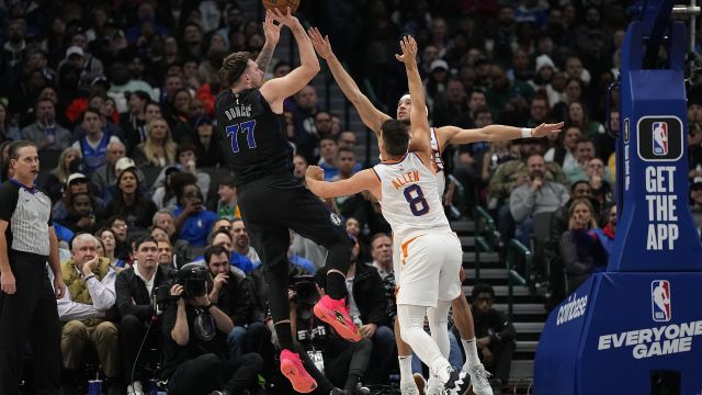 【2024年01月25日 太阳vs独行侠集锦】太阳vs独行侠五佳球 小德里克琼斯惊天隔扣 东契奇绕腰送风骚妙传